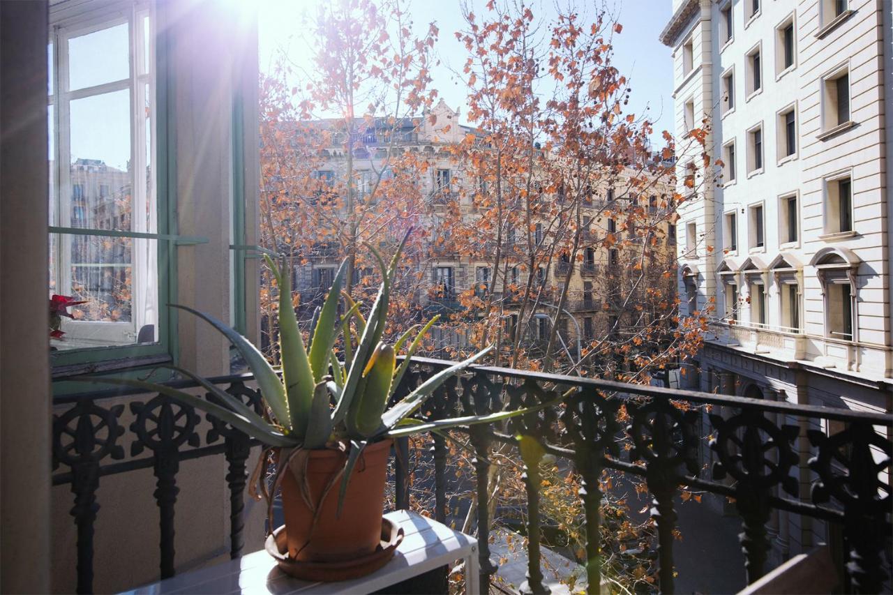 Hostal Eixample Barcelona Exterior photo